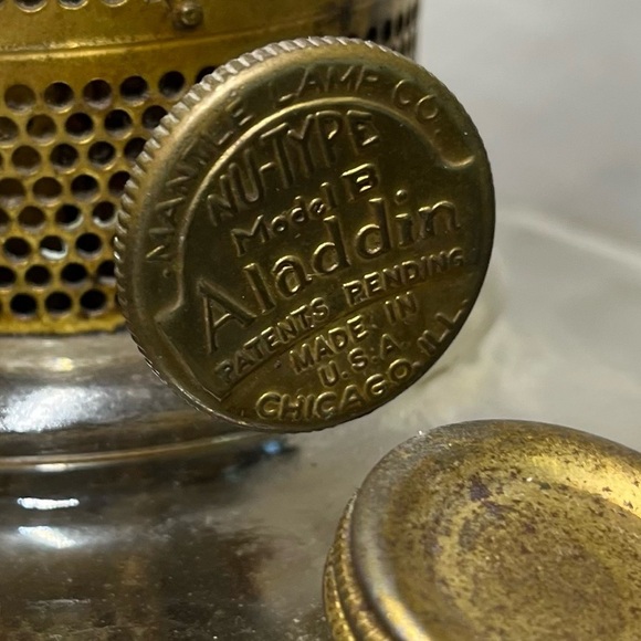 Vintage ALADDIN model C glass oil lamp Kerosene oil lamp | Made in the USA - Picture 2 of 11